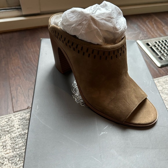 BN VINCE CAMUTO SHOES - Picture 2 of 3